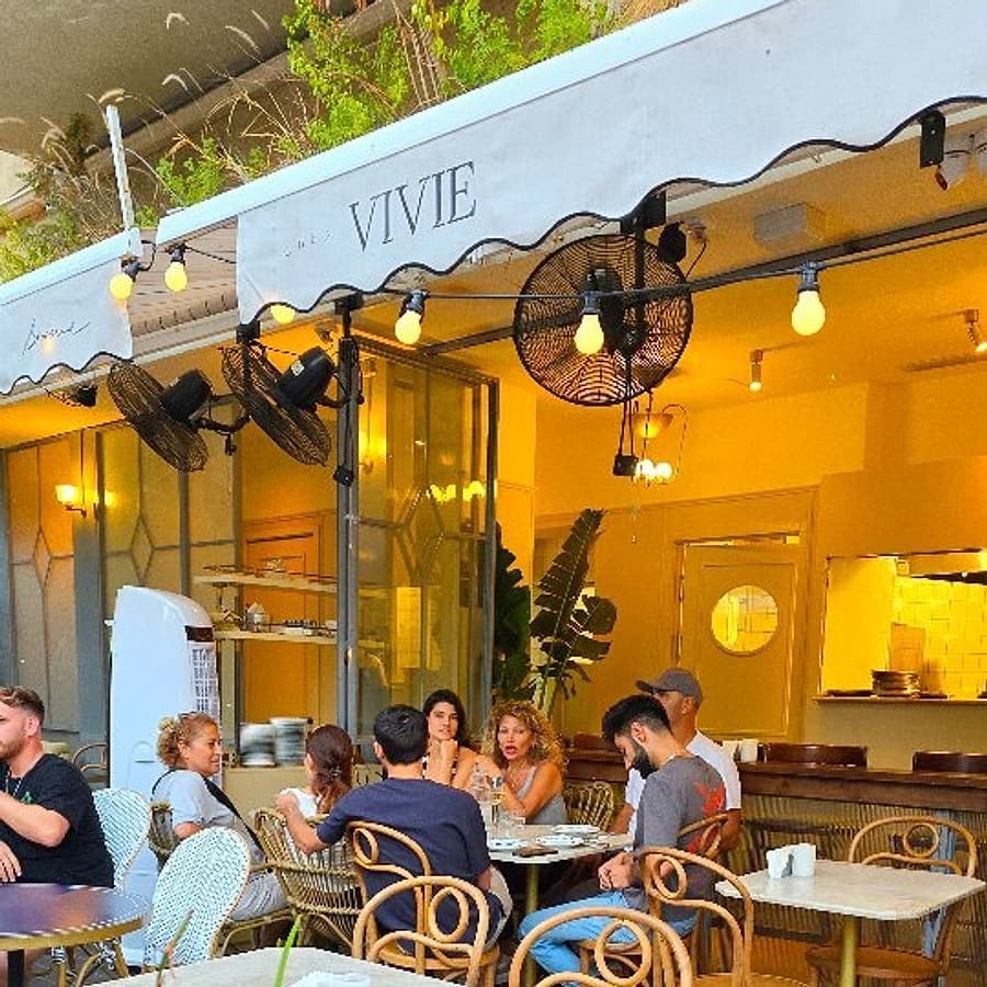 Chez Vivie בדיזנגוף: בראסרי צרפתי של גיא גמזו