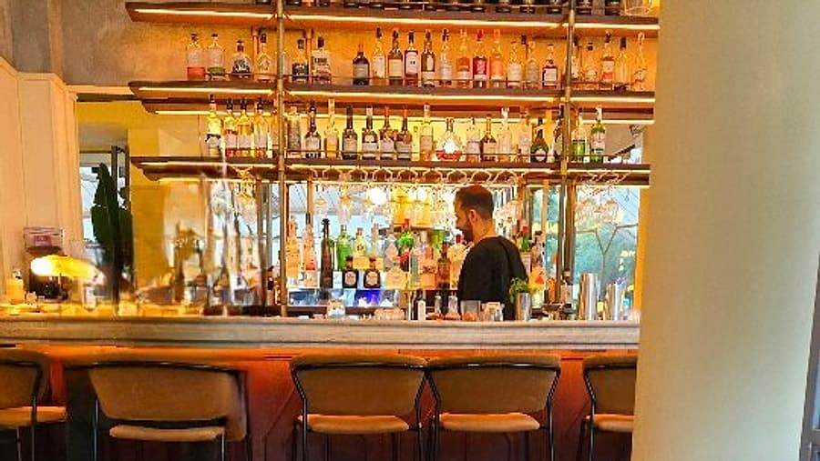 20 הברים עם האוכל הכי שווה בתל אביב: הרשימה של עומר