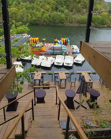 Lake Tarnita